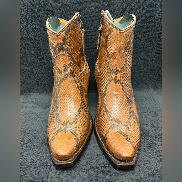 NWT Tecovas Zoey Limited Edition Saddle Brown Python Snip Toe Cowgirl Boots 6.5B - Picture 3 of 12